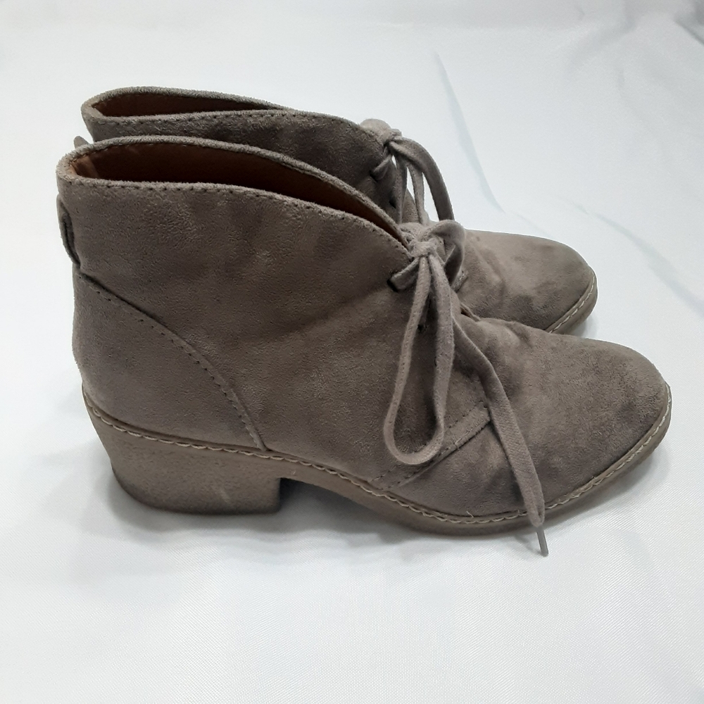 Universal Thread Tan Suede Ankle Boots Lace Up Chunky Heel Booties Women size 9